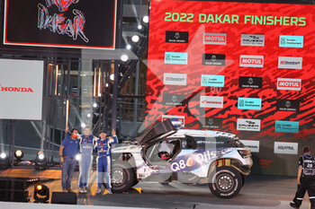 2022-01-14 - Baud Lionel (fra), Peugeot 3008 DKR, PH Sport Auto FIA T1/T2, W2RC, portrait during the Podium Finish of the Dakar Rally 2022, on January 14th 2022 in Jeddah, Saudi Arabia - PODIUM FINISH - STAGE 12 OF THE DAKAR RALLY 2022 BETWEEN BISHA AND JEDDAH - RALLY - MOTORS