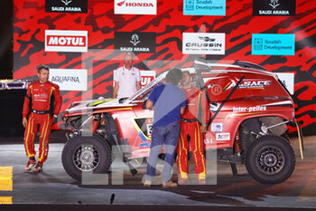 2022-01-14 - 307 Pisson Jean-Luc (fra), Brucy Jean (fra), JLT Racing, PH Sport Zephyr, T3 FIA, W2RC, action during the Podium Finish of the Dakar Rally 2022, on January 14th 2022 in Jeddah, Saudi Arabia - PODIUM FINISH - STAGE 12 OF THE DAKAR RALLY 2022 BETWEEN BISHA AND JEDDAH - RALLY - MOTORS