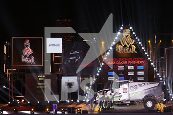 2022-01-14 - Koolen Kees (nld), Big Shock Racing, Iveco Powerstar, T5 FIA Camion, portrait during the Podium Finish of the Dakar Rally 2022, on January 14th 2022 in Jeddah, Saudi Arabia - PODIUM FINISH - STAGE 12 OF THE DAKAR RALLY 2022 BETWEEN BISHA AND JEDDAH - RALLY - MOTORS