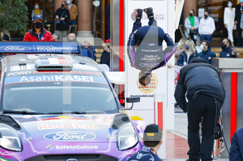 2022-01-23 - LOEB Sébastien (FRA), M-SPORT FORD WORLD RALLY TEAM FORD, Puma Rally1, portrait, ambiance, backflip, during the 2022 WRC World Rally Car Championship, 90th edition of the Monte Carlo rally from January 20 to 23, 2022 at Monaco - 2022 WRC WORLD RALLY CAR CHAMPIONSHIP, 90TH EDITION OF THE MONTE CARLO RALLY - RALLY - MOTORS