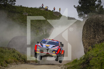 2022-05-21 - 11 NEUVILLE Thierry (bel), WYDAEGHE Martijn (bel), Hyundai Shell Mobis World Rally Team, Hyundai i20 N Rally 1, action during the Rally de Portugal 2022, 4th round of the 2022 WRC World Rally Car Championship, from May 19 to 22, 2022 at Matosinhos, Portugal - RALLY DE PORTUGAL 2022, 4TH ROUND OF THE 2022 WRC WORLD RALLY CAR CHAMPIONSHIP - RALLY - MOTORS