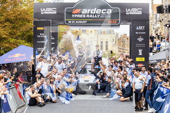 2022-08-21 - podium, portrait TANAK Ott (est), Hyundai Shell Mobis World Rally Team, Hyundai i20 N Rally 1, portrait JARVEOJA Martin (est), Hyundai Shell Mobis World Rally Team, Hyundai i20 N Rally 1, portrait during the Ypres Rally Belgium 2022, 9th round of the 2022 WRC World Rally Car Championship, from August 18 to 21, 2022 at Ypres, Belgium - AUTO - WRC - YPRES RALLY BELGIUM 2022 - RALLY - MOTORS