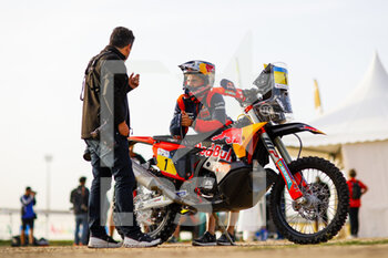 2022-10-18 - BENAVIDES Kevin (arg), Red Bull KTM Factory Racing, KTM 450 Rally Factory, FIM W2RC, Moto, portrait during the Administrative and Technical verifications of the Andalucia Rally 2022, 4th round of the 2022 FIA World Rally-Raid Championship, from October 18 to 19, 2022 in Sevilla, Spain - AUTO - ANDALUCIA RALLY 2022 - RALLY - MOTORS