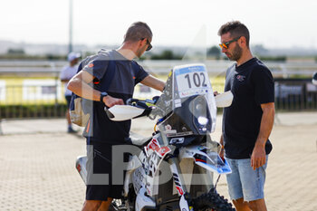 2022-10-18 - DUMONTIER Romain (fra), Team Dumontier Racing, Husqvarna 450 Rally, FIM W2RC, Moto, portrait during the Administrative and Technical verifications of the Andalucia Rally 2022, 4th round of the 2022 FIA World Rally-Raid Championship, from October 18 to 19, 2022 in Sevilla, Spain - AUTO - ANDALUCIA RALLY 2022 - RALLY - MOTORS