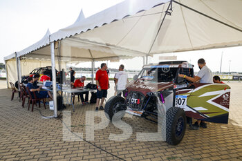 2022-10-18 - 307 DE MEVIUS Guillaume (bel), CAZALET François (fra), GRallyTeam OT3, Red Bull Off-Road Junior Team, FIA W2RC, Auto, ambiance during the Administrative and Technical verifications of the Andalucia Rally 2022, 4th round of the 2022 FIA World Rally-Raid Championship, from October 18 to 19, 2022 in Sevilla, Spain - AUTO - ANDALUCIA RALLY 2022 - RALLY - MOTORS