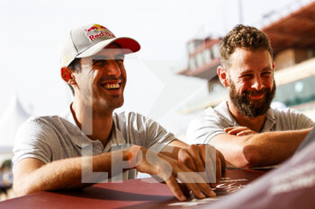 2022-10-18 - DE MEVIUS Guillaume (bel), GRallyTeam OT3, Red Bull Off-Road Junior Team, FIA W2RC, Auto, portrait during the Administrative and Technical verifications of the Andalucia Rally 2022, 4th round of the 2022 FIA World Rally-Raid Championship, from October 18 to 19, 2022 in Sevilla, Spain - AUTO - ANDALUCIA RALLY 2022 - RALLY - MOTORS