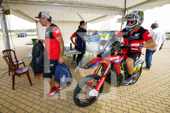 2022-10-18 - VAN BEVEREN Adrien (fra), Monster Energy Honda Team 2022, Honda CRF 450 Rally, FIM W2RC, Moto, portrait during the Administrative and Technical verifications of the Andalucia Rally 2022, 4th round of the 2022 FIA World Rally-Raid Championship, from October 18 to 19, 2022 in Sevilla, Spain - AUTO - ANDALUCIA RALLY 2022 - RALLY - MOTORS
