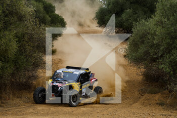2022-10-19 - 400 JONES Austin (usa), GUGELMIN Gustavo (bra), Can-Am Factory South Racing, BRP Can-Am Maverick XRS Turbo, FIA W2RC, Auto, action during the Prologue of the Andalucia Rally 2022, 4th round of the 2022 FIA World Rally-Raid Championship, on October 19, 2022 in Sevilla, Spain - AUTO - ANDALUCIA RALLY 2022 - RALLY - MOTORS