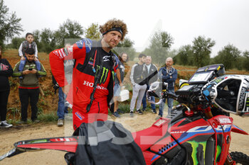 2022-10-22 - VAN BEVEREN Adrien (fra), Monster Energy Honda Team 2022, Honda CRF 450 Rally, FIM W2RC, Moto, portrait during the Stage 3 of the Andalucia Rally 2022, 4th round of the 2022 FIA World Rally-Raid Championship, on October 22, 2022 in Sevilla, Spain - AUTO - ANDALUCIA RALLY 2022 - RALLY - MOTORS