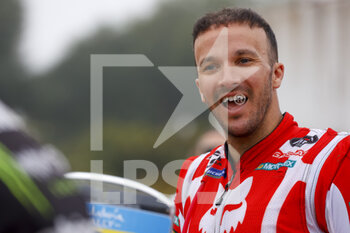 2022-10-22 - SUNDERLAND Sam (gbr), GasGas Factory Racing, KTM 450 Rally Factory, FIM W2RC, Moto, portrait during the Stage 3 of the Andalucia Rally 2022, 4th round of the 2022 FIA World Rally-Raid Championship, on October 22, 2022 in Sevilla, Spain - AUTO - ANDALUCIA RALLY 2022 - RALLY - MOTORS