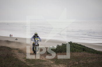 2022-10-23 - 77 BENAVIDES Luciano (arg), Husqvarna Factory Racing, Husqvarna 450 Rally Factory, FIM W2RC, Moto, action during the Stage 4 of the Andalucia Rally 2022, 4th round of the 2022 FIA World Rally-Raid Championship, on October 23, 2022 in Sevilla, Spain - AUTO - ANDALUCIA RALLY 2022 - RALLY - MOTORS