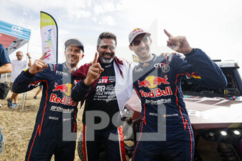 2022-10-23 - 307 DE MEVIUS Guillaume (bel), CAZALET François (fra), GRallyTeam OT3, Red Bull Off-Road Junior Team, FIA W2RC, Auto, AL-ATTIYAH Nasser (qat), Toyota Gazoo Racing, Toyota GR DKR Hilux, FIA W2RC, Auto, portrait during the Stage 4 of the Andalucia Rally 2022, 4th round of the 2022 FIA World Rally-Raid Championship, on October 23, 2022 in Sevilla, Spain - AUTO - ANDALUCIA RALLY 2022 - RALLY - MOTORS