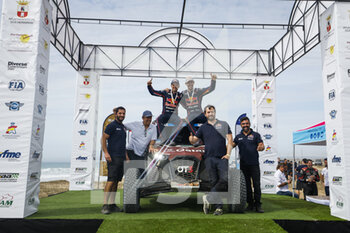 2022-10-23 - 307 DE MEVIUS Guillaume (bel), CAZALET François (fra), GRallyTeam OT3, Red Bull Off-Road Junior Team, FIA W2RC, Auto, podium, portrait during the Stage 4 of the Andalucia Rally 2022, 4th round of the 2022 FIA World Rally-Raid Championship, on October 23, 2022 in Sevilla, Spain - AUTO - ANDALUCIA RALLY 2022 - RALLY - MOTORS