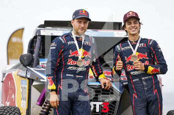 2022-10-23 - 302 QUINTERO Seth (usa), ZENZ Dennis (ger), GRallyTeam OT3, Red Bull Off-Road Junior Team, FIA W2RC, Auto, podium, portrait during the Stage 4 of the Andalucia Rally 2022, 4th round of the 2022 FIA World Rally-Raid Championship, on October 23, 2022 in Sevilla, Spain - AUTO - ANDALUCIA RALLY 2022 - RALLY - MOTORS