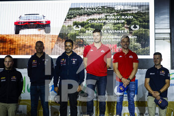 2022-10-23 - 200 AL-ATTIYAH Nasser (qat), BAUMEL Mathieu (fra), Toyota Gazoo Racing, Toyota GR DKR Hilux, FIA W2RC, Auto, 201 LOEB Sébastien (fra), LURQUIN Fabian (bel), Bahrain Raid Xtreme, Prodrive Hunter, FIA W2RC, Auto, portrait during the Official Award Giving Ceremony of the Andalucia Rally 2022, 4th round of the 2022 FIA World Rally-Raid Championship, on October 23, 2022 in Sevilla, Spain - AUTO - ANDALUCIA RALLY 2022 - RALLY - MOTORS