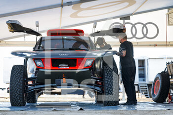 2022-12-28 - Audi RS Q e-tron E2, Auto, illustration during the Dakar 2023’s Administrative and Technical scrutineering, from December 28 to 30, 2022 at Sea Camp near Yanbu, Saudi Arabia - AUTO - DAKAR 2023 - SCRUTINEERING - RALLY - MOTORS