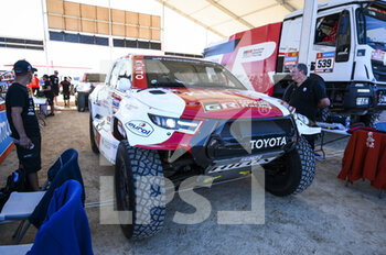 2022-12-29 - 205 DE VILLIERS Giniel (zaf), MURPHY Dennis (zaf), Toyota Gazoo Racing, Toyota Hilux, Auto, action during the Dakar 2023’s Administrative and Technical scrutineering, from December 28 to 30, 2022 at Sea Camp near Yanbu, Saudi Arabia - AUTO - DAKAR 2023 - SCRUTINEERING - RALLY - MOTORS