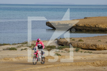 2022-12-31 - 125 GIRALDI Iader (ita), Solarys Racing, KTM, Moto, action during the Prologue of the Dakar 2023, on December 31, 2022 near Yanbu, Saudi Arabia - AUTO - DAKAR 2023 - PROLOGUE - RALLY - MOTORS