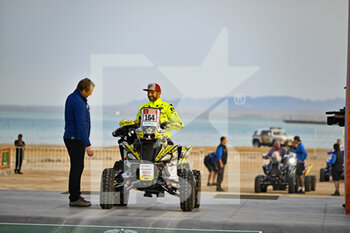 2022-12-31 - 164 VINGUT Toni (spa), Visit Sant Antoni - Ibiza, Yamaha, Quad, action during the Starting podium ceremony of the Dakar 2023, on December 31, 2022 near Yanbu, Saudi Arabia - AUTO - DAKAR 2023 - PODIUM START - RALLY - MOTORS