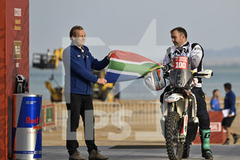2022-12-31 - 100 GREGORY Stuart (zaf), Stuart Gregory, KTM, Moto, Original by Motul, action during the Starting podium ceremony of the Dakar 2023, on December 31, 2022 near Yanbu, Saudi Arabia - AUTO - DAKAR 2023 - PODIUM START - RALLY - MOTORS