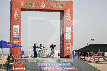 2022-12-31 - 58 MIN ZHANG (chn), Wu Pu Da Hai Dao Rally Team, Moto, action during the Starting podium ceremony of the Dakar 2023, on December 31, 2022 near Yanbu, Saudi Arabia - AUTO - DAKAR 2023 - PODIUM START - RALLY - MOTORS