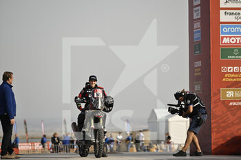 2022-12-31 - 56 GOMEZ CANTERO Sandra (spa), Raids Experience, KTM, Moto, Motul, action during the Starting podium ceremony of the Dakar 2023, on December 31, 2022 near Yanbu, Saudi Arabia - AUTO - DAKAR 2023 - PODIUM START - RALLY - MOTORS