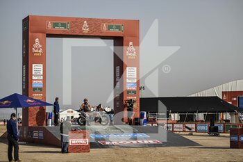 2022-12-31 - 44 POL Mirjam (nld), HT Rally Raid Husqvarna Racing, Husqvarna, Moto, FIM W2RC, Motul, action during the Starting podium ceremony of the Dakar 2023, on December 31, 2022 near Yanbu, Saudi Arabia - AUTO - DAKAR 2023 - PODIUM START - RALLY - MOTORS
