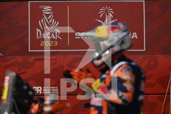 2022-12-31 - 47 BENAVIDES Kevin (arg), Red Bull KTM Factory Racing, KTM, Moto, FIM W2RC, action during the Starting podium ceremony of the Dakar 2023, on December 31, 2022 near Yanbu, Saudi Arabia - AUTO - DAKAR 2023 - PODIUM START - RALLY - MOTORS
