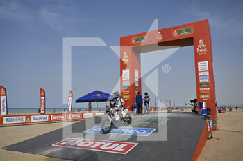 2022-12-31 - 17 DUMONTIER Romain (fra), Team Dumontier Racing, Husqvarna, Moto, FIM W2RC, Motul, action during the Starting podium ceremony of the Dakar 2023, on December 31, 2022 near Yanbu, Saudi Arabia - AUTO - DAKAR 2023 - PODIUM START - RALLY - MOTORS