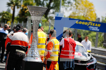 08/05/2022 - trophy on the starting grid, grille de depart, during the WTCR - Race of France 2022, 1st round of the 2022 FIA World Touring Car Cup, from May 7 to 8 in Pau, France - WTCR - RACE OF FRANCE 2022, 1ST ROUND OF THE 2022 FIA WORLD TOURING CAR CUP  - TURISMO E GRAN TURISMO - MOTORI