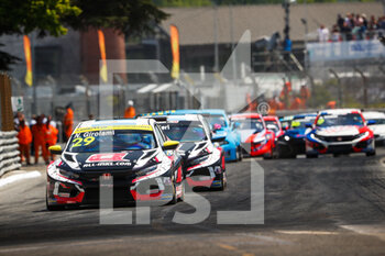 08/05/2022 - start of the race, depart, 29 GIROLAMI Nestor (ARG), ALL-INKL.COM Münnich Motorsport, Honda Civic Type R TCR, action during the WTCR - Race of France 2022, 1st round of the 2022 FIA World Touring Car Cup, from May 7 to 8 in Pau, France - WTCR - RACE OF FRANCE 2022, 1ST ROUND OF THE 2022 FIA WORLD TOURING CAR CUP  - TURISMO E GRAN TURISMO - MOTORI