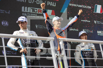 08/05/2022 - AZCONA Mikel (ESP), BRC Hyundai N Squadra Corse, Hyundai Elantra N TCR, QING HUA Ma (CHN), Cyan Racing Lynk & Co, Lynk & Co 03 TCR, URRUTIA Santiago (URY), Cyan Performance Lynk & Co, Lynk & Co 03 TCR, podium during the WTCR - Race of France 2022, 1st round of the 2022 FIA World Touring Car Cup, from May 7 to 8 in Pau, France - WTCR - RACE OF FRANCE 2022, 1ST ROUND OF THE 2022 FIA WORLD TOURING CAR CUP  - TURISMO E GRAN TURISMO - MOTORI
