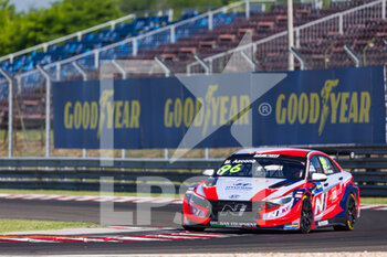 2022-06-11 - 96 AZCONA Mikel (ESP), BRC Hyundai N Squadra Corse, Hyundai Elantra N TCR, action during the WTCR - Race of Hungary 2022, 3rd round of the 2022 FIA World Touring Car Cup, on the Hungaroring from June 10 to 12 in Budapest, Hungary - AUTO - WTCR - RACE OF HUNGARY 2022 - GRAND TOURISM - MOTORS