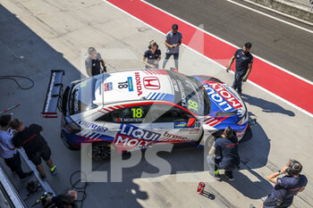 2022-06-11 - 18 MONTEIRO Tiago (PRT), LIQUI MOLY Team Engstler, Honda Civic Type R TCR, action during the WTCR - Race of Hungary 2022, 3rd round of the 2022 FIA World Touring Car Cup, on the Hungaroring from June 10 to 12 in Budapest, Hungary - AUTO - WTCR - RACE OF HUNGARY 2022 - GRAND TOURISM - MOTORS