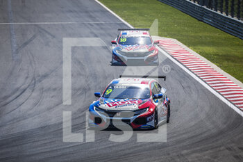 2022-06-12 - 09 TASI Attila (HUN), LIQUI MOLY Team Engstler, Honda Civic Type R TCR, action during the WTCR - Race of Hungary 2022, 3rd round of the 2022 FIA World Touring Car Cup, on the Hungaroring from June 10 to 12 in Budapest, Hungary - AUTO - WTCR - RACE OF HUNGARY 2022 - GRAND TOURISM - MOTORS