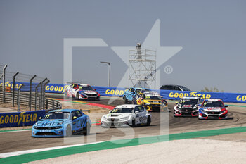 26/06/2022 - 11 BJORK Thed (SUE), Cyan Performance Lynk & Co, Lynk & Co 03 TCR, action 99 NAGY Daniel (HUN), Zengő Motorsport, CUPRA Leon Competición, action 09 TASSI Attila (HUN), LIQUI MOLY Engstler, Honda Civic Type R TCR, action 29 GIROLAMI Nestor (ARG), ALL-INKL.COM Münnich Motorsport, Honda Civic Type R TCR, action during the WTCR - Race of Spain 2022, 4th round of the 2022 FIA World Touring Car Cup, on the MotorLand Aragon from June 24 to 26 in Alcaniz, Spain - AUTO - WTCR - RACE OF SPAIN 2022 - TURISMO E GRAN TURISMO - MOTORI
