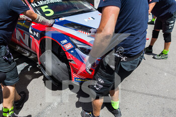 2022-07-02 - MICHELISZ Norbert (HUN), BRC Hyundai N Squadra Corse, Hyundai Elantra N TCR, accident crash during the WTCR - Race of Portugal 2022, 5th round of the 2022 FIA World Touring Car Cup, on the Circuit Internacional de Vila Real from July 1 to 3 in Vila Real, Portugal - AUTO - WTCR - RACE OF PORTUGAL 2022 - GRAND TOURISM - MOTORS