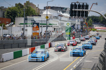 2022-07-03 - depart, start, 12 URRUTIA Santiago (URY), Cyan Performance Lynk & Co, Lynk & Co 03 TCR, action , 68 EHRLACHER Yann (FRA), Cyan Performance Lynk & Co, Lynk & Co 03 TCR, action, during the WTCR - Race of Portugal 2022, 5th round of the 2022 FIA World Touring Car Cup, on the Circuit Internacional de Vila Real from July 1 to 3 in Vila Real, Portugal - AUTO - WTCR - RACE OF PORTUGAL 2022 - GRAND TOURISM - MOTORS