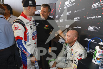 2022-07-03 - MONTEIRO Tiago (PRT,) Équipe LIQUI MOLY Engstler, Honda Civic Type R TCR, portrait, HUFF Rob (GBR), Zengo Motorsport, CUPRA Leon Competición, portrait during the WTCR - Race of Portugal 2022, 5th round of the 2022 FIA World Touring Car Cup, on the Circuit Internacional de Vila Real from July 1 to 3 in Vila Real, Portugal - AUTO - WTCR - RACE OF PORTUGAL 2022 - GRAND TOURISM - MOTORS