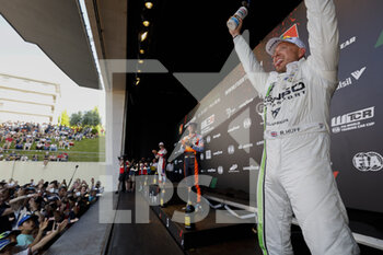2022-07-03 - podium, portrait, HUFF Rob (GBR), Zengo Motorsport, CUPRA Leon Competición, portrait during the WTCR - Race of Portugal 2022, 5th round of the 2022 FIA World Touring Car Cup, on the Circuit Internacional de Vila Real from July 1 to 3 in Vila Real, Portugal - AUTO - WTCR - RACE OF PORTUGAL 2022 - GRAND TOURISM - MOTORS
