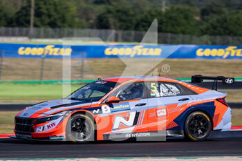 22/07/2022 - 05 MICHELISZ Norbert (HUN), BRC Hyundai N Squadra Corse, Hyundai Elantra N TCR, action GOODYEAR, during the WTCR - Race of Italy 2022, 6th round of the 2022 FIA World Touring Car Cup, on the Autodromo Vallelunga Piero Taruffi from July 22 to 24 in Campagnano di Roma, Italy - AUTO - WTCR - RACE OF ITALY 2022 - TURISMO E GRAN TURISMO - MOTORI