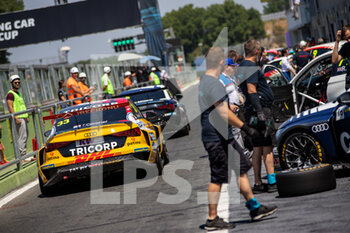 22/07/2022 - 33 CORONEL Tom (NLD), Comtoyou DHL Team Audi Sport, Audi RS 3 LMS, stand pit lane ambiance during the WTCR - Race of Italy 2022, 6th round of the 2022 FIA World Touring Car Cup, on the Autodromo Vallelunga Piero Taruffi from July 22 to 24 in Campagnano di Roma, Italy - AUTO - WTCR - RACE OF ITALY 2022 - TURISMO E GRAN TURISMO - MOTORI
