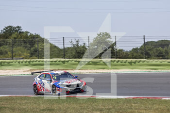22/07/2022 - 09 TASSI Attila (HUN), LIQUI MOLY Team Engstler, Honda Civic Type R TCR, action during the WTCR - Race of Italy 2022, 6th round of the 2022 FIA World Touring Car Cup, on the Autodromo Vallelunga Piero Taruffi from July 22 to 24 in Campagnano di Roma, Italy - AUTO - WTCR - RACE OF ITALY 2022 - TURISMO E GRAN TURISMO - MOTORI
