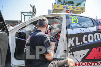 22/07/2022 - GIROLAMI Nestor (ARG), ALL-INKL.COM Münnich Motorsport, Honda Civic Type R TCR, portrait during the WTCR - Race of Italy 2022, 6th round of the 2022 FIA World Touring Car Cup, on the Autodromo Vallelunga Piero Taruffi from July 22 to 24 in Campagnano di Roma, Italy - AUTO - WTCR - RACE OF ITALY 2022 - TURISMO E GRAN TURISMO - MOTORI