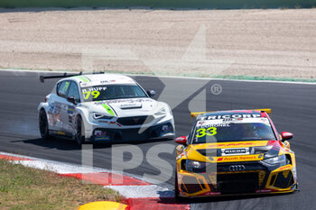 22/07/2022 - 33 CORONEL Tom (NLD), Comtoyou DHL Team Audi Sport, Audi RS 3 LMS, action 79 HUFF Robert (GBR), Zengo Motorsport, CUPRA Leon Competición, action during the WTCR - Race of Italy 2022, 6th round of the 2022 FIA World Touring Car Cup, on the Autodromo Vallelunga Piero Taruffi from July 22 to 24 in Campagnano di Roma, Italy - AUTO - WTCR - RACE OF ITALY 2022 - TURISMO E GRAN TURISMO - MOTORI