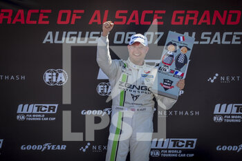 07/08/2022 - HUFF Rob (GBR), Zengo Motorsport, CUPRA Leon Competición, portrait, Podium Race 2 during the WTCR - Race of Alsace Grand Est 2022, 7th round of the 2022 FIA World Touring Car Cup, on the Anneau du Rhin from August 6 to 7 in Biltzheim, France - AUTO - WTCR - RACE OF ALSACE GRAND EST 2022 - TURISMO E GRAN TURISMO - MOTORI