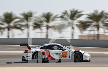 12/11/2022 - 56 IRIBE Brendan (usa), MILLROY Ollie (gbr), BARNICOAT Ben (gbr), Team Project 1, Porsche 911 RSR - 19, action during the WTCR - Race of Bahrain 2022, 8th round of the 2022 FIA World Touring Car Cup, on the Bahrain International Circuit from November 10 to 12 in Sakhir, Bahrain - AUTO - WTCR - RACE OF BAHRAIN 2022 - TURISMO E GRAN TURISMO - MOTORI