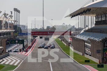 12/11/2022 - Start Race 2 during the WTCR - Race of Bahrain 2022, 8th round of the 2022 FIA World Touring Car Cup, on the Bahrain International Circuit from November 10 to 12 in Sakhir, Bahrain - AUTO - WTCR - RACE OF BAHRAIN 2022 - TURISMO E GRAN TURISMO - MOTORI