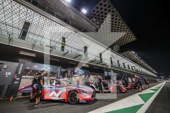 2022-11-25 - stand pit lane during the WTCR - Race of Saudi Arabia 2022, 9th round of the 2022 FIA World Touring Car Cup, on the Jeddah Corniche Circuit from November 25 to 27 in Jeddah, Saudi Arabia - AUTO - WTCR - RACE OF SAUDI ARABIA 2022 - GRAND TOURISM - MOTORS