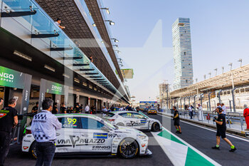 26/11/2022 - 99 NAGY Daniel (HUN), Zengő Motorsport, CUPRA Leon Competición, action stand, pit lane during the WTCR - Race of Saudi Arabia 2022, 9th round of the 2022 FIA World Touring Car Cup, on the Jeddah Corniche Circuit from November 25 to 27 in Jeddah, Saudi Arabia - AUTO - WTCR - RACE OF SAUDI ARABIA 2022 - TURISMO E GRAN TURISMO - MOTORI